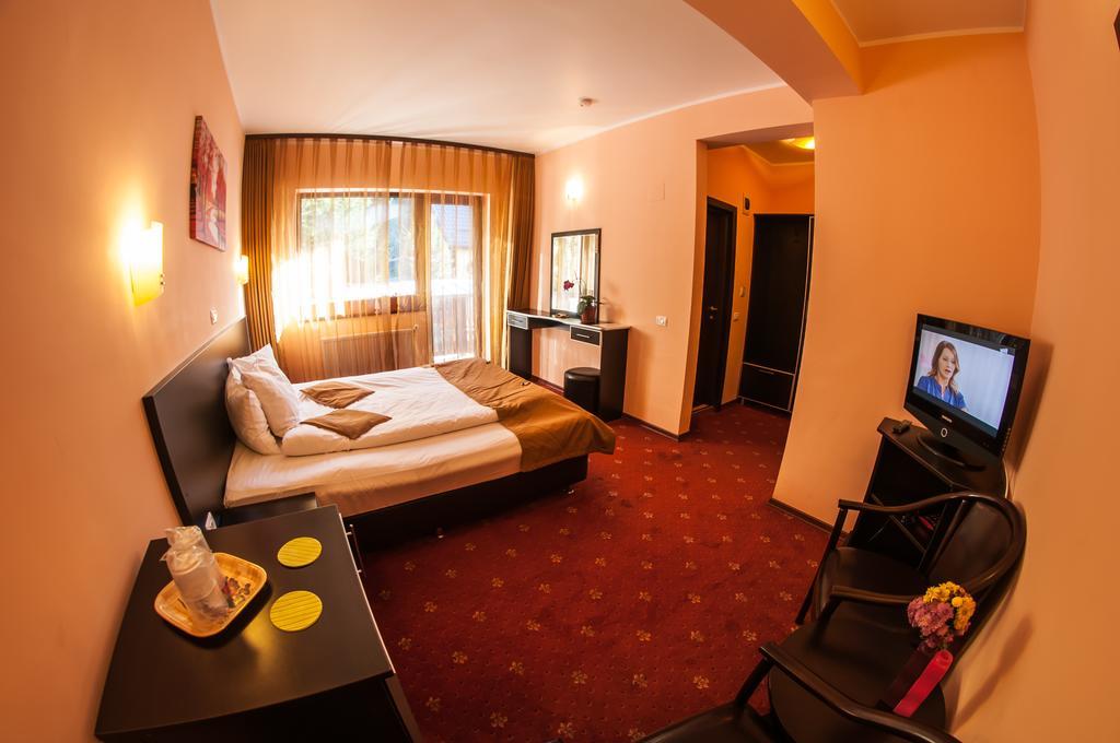 Hotel Carpatic Predeal Zimmer foto