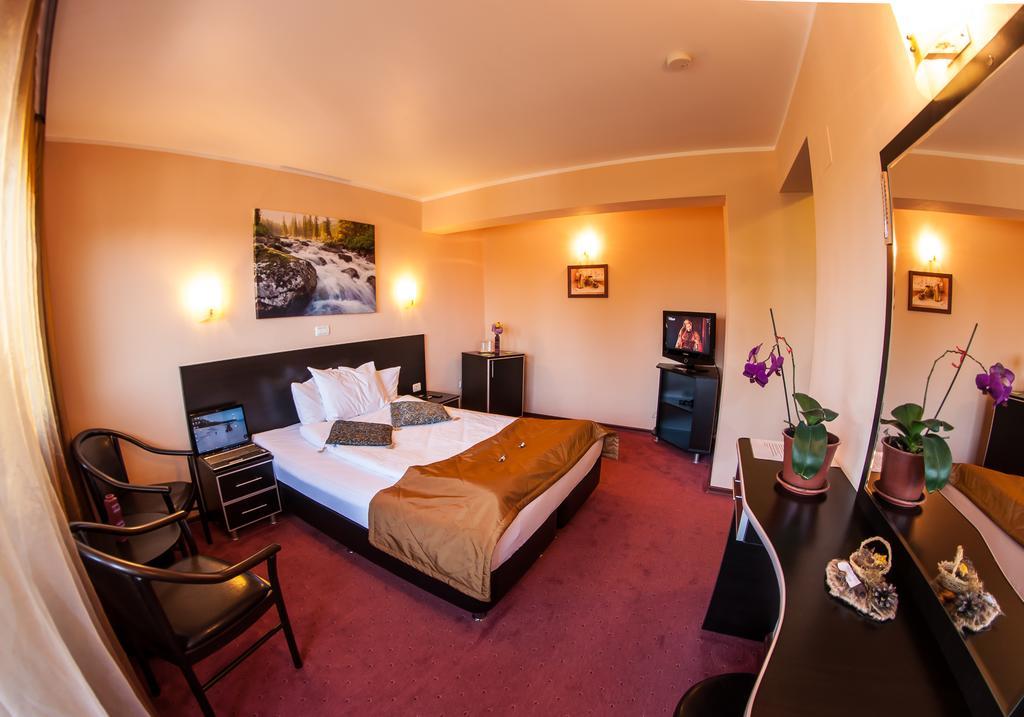 Hotel Carpatic Predeal Zimmer foto