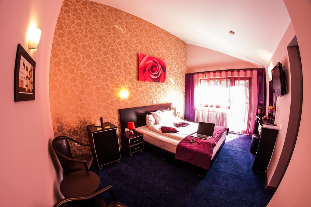 Hotel Carpatic Predeal Zimmer foto