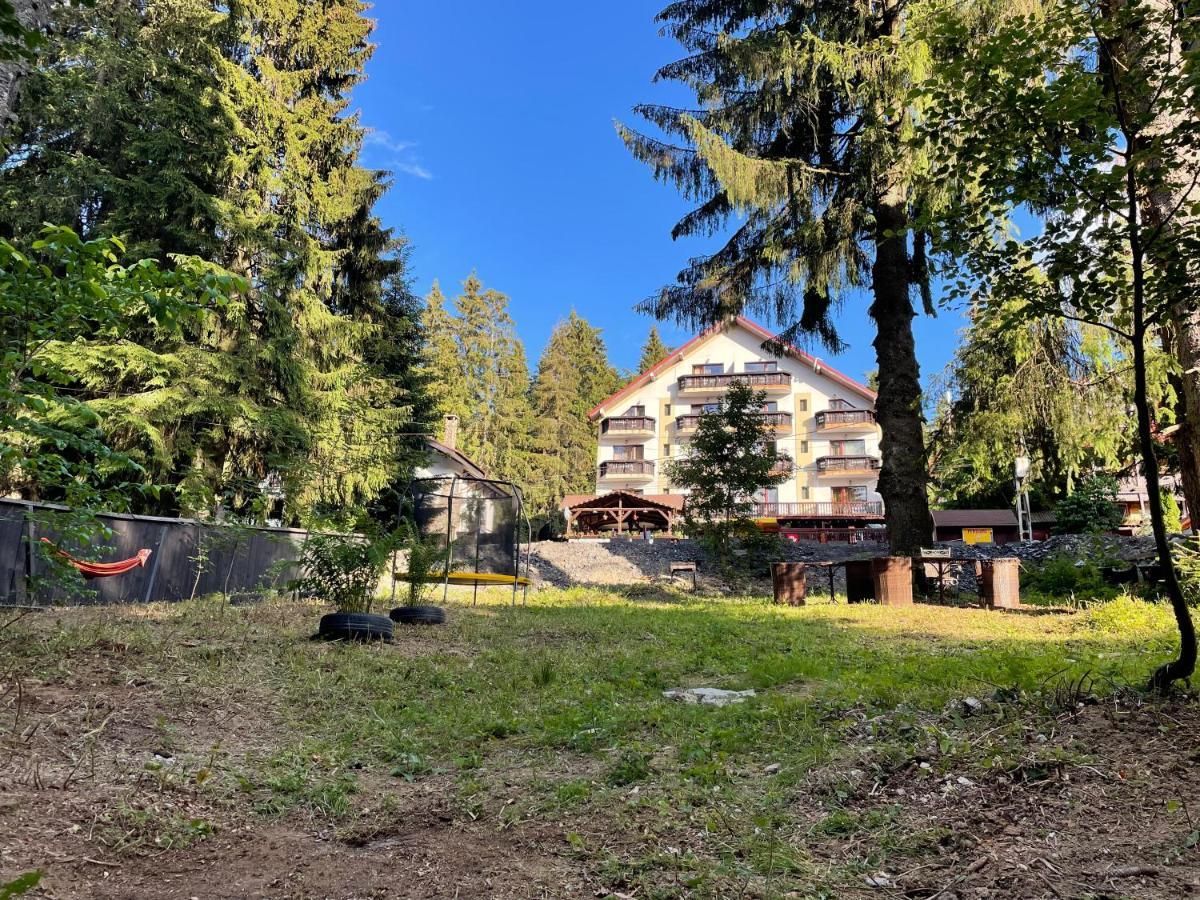 Hotel Carpatic Predeal Exterior foto