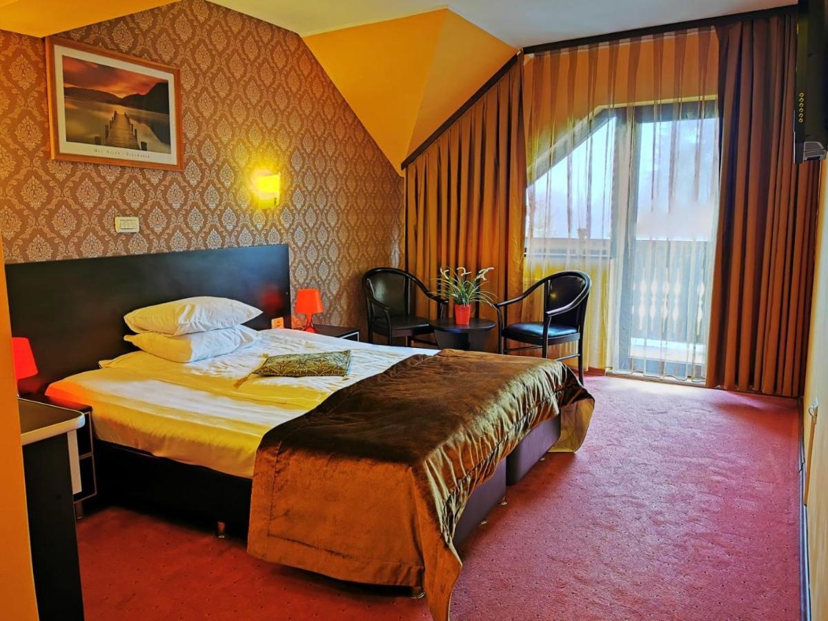 Hotel Carpatic Predeal Exterior foto
